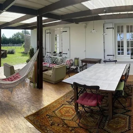 Holiday home Maison Independante Sur Grand Terrain Clos