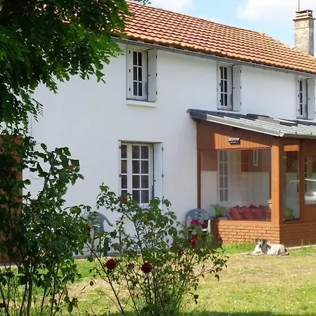 Maison Independante Sur Grand Terrain Clos Holiday home Thenezay