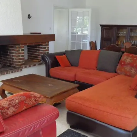 Maison Independante Sur Grand Terrain Clos