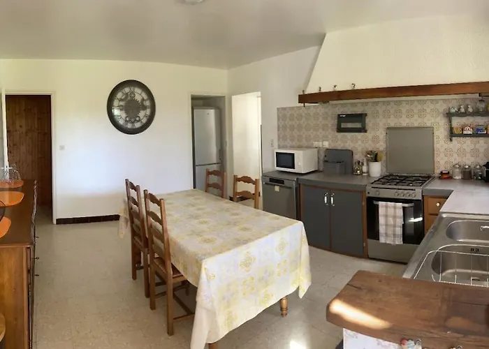 Maison Independante Sur Grand Terrain Clos *