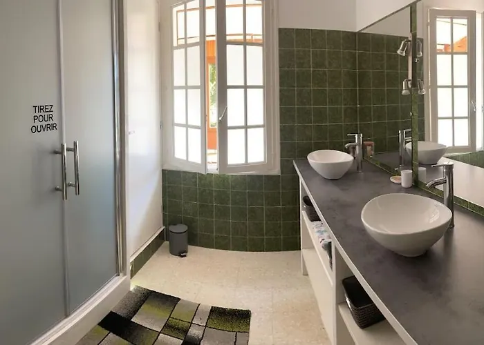 Дом отдыха Maison Independante Sur Grand Terrain Clos *