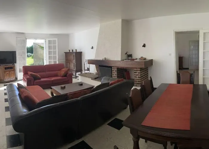 Maison Independante Sur Grand Terrain Clos Дом отдыха Thenezay