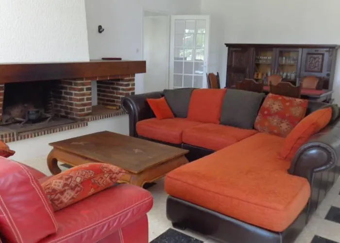 Maison Independante Sur Grand Terrain Clos