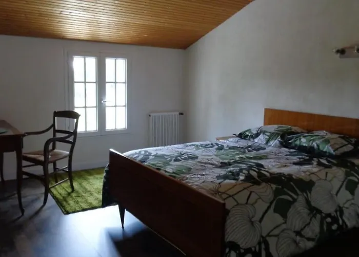 Maison Independante Sur Grand Terrain Clos Дом отдыха